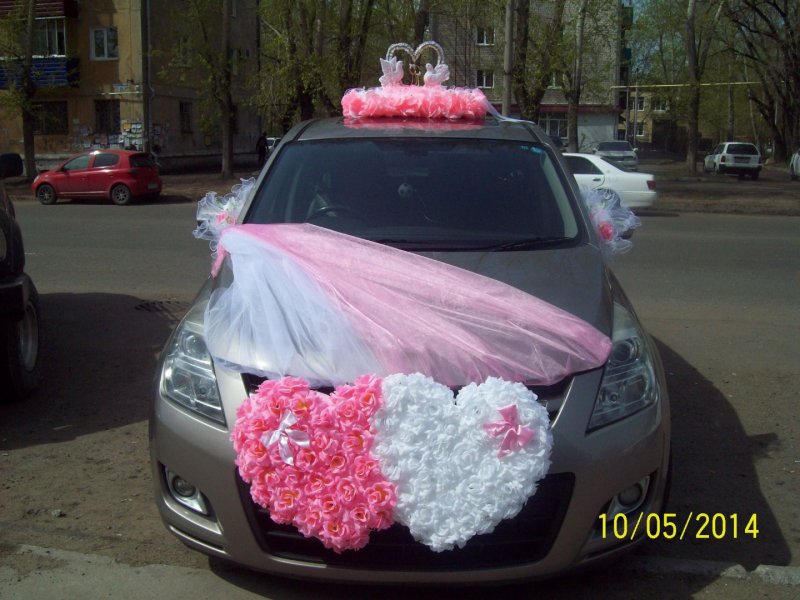 Украшение машины на свадьбу