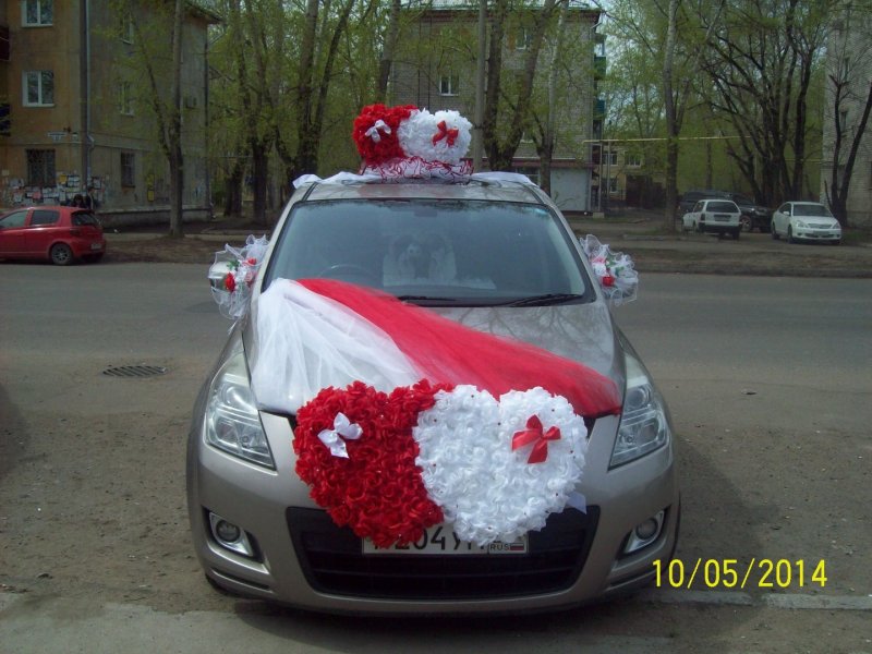 Свадебные украшения на машину