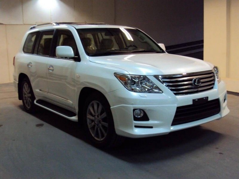 Lexus LX 570 2012 белый