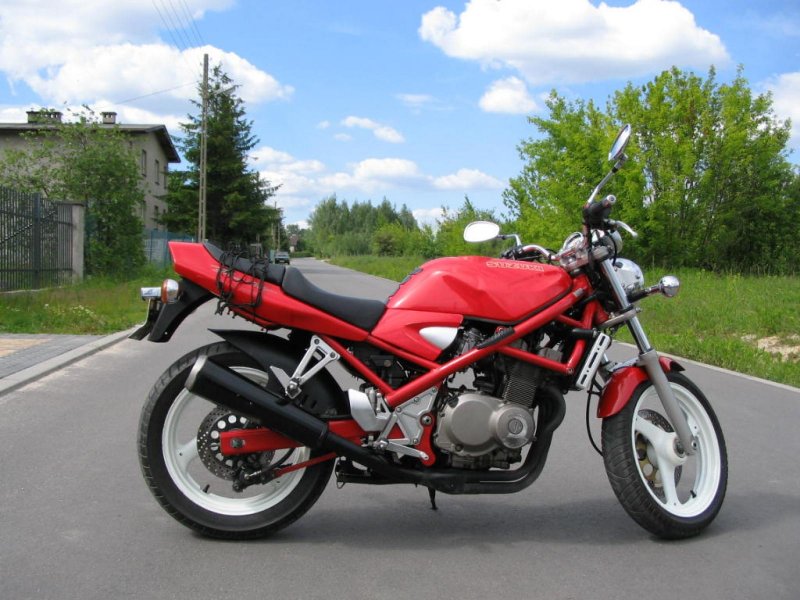 Suzuki Bandit 400-2