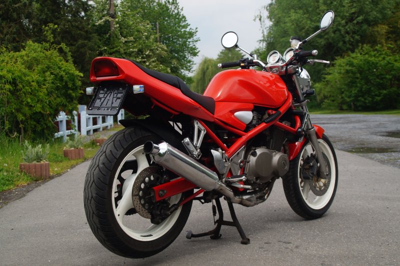 Suzuki Bandit 400 красноголовый