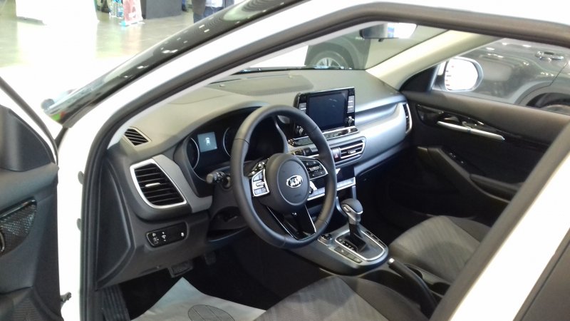Kia Seltos Luxe 1.6 автомат