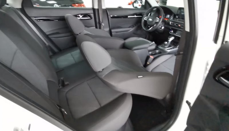 Киа Селтос комплектация стайл 1.6