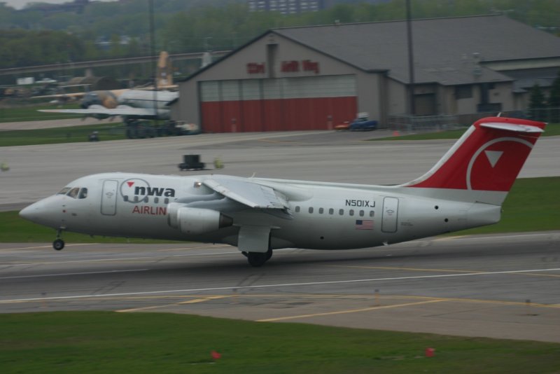 Avro rj85 кабина