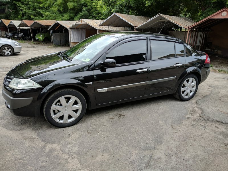 Рено Меган черный