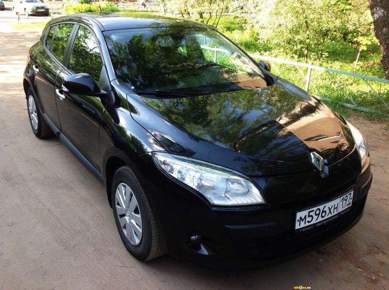 Рено Меган черная 3800000