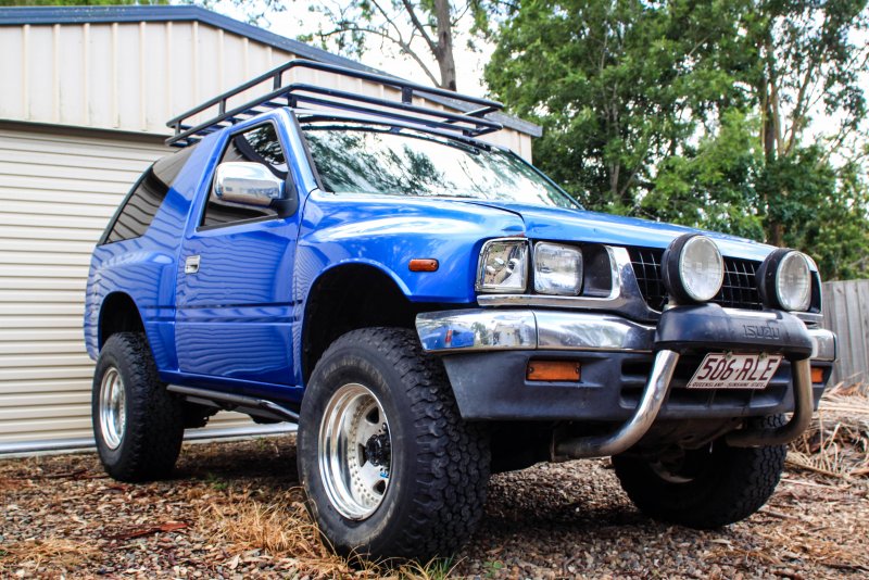Isuzu mu