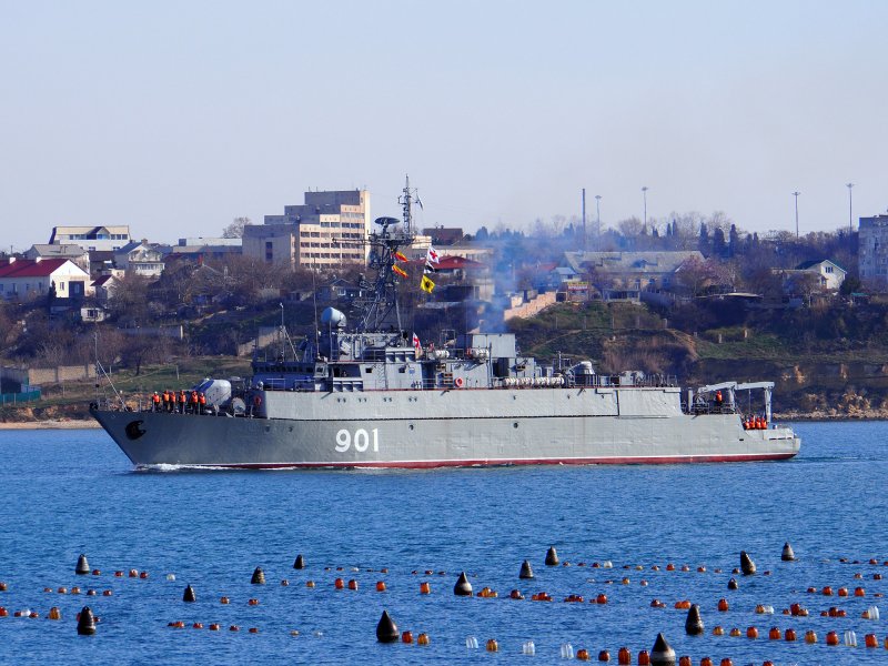 Морской тральщик Железняков