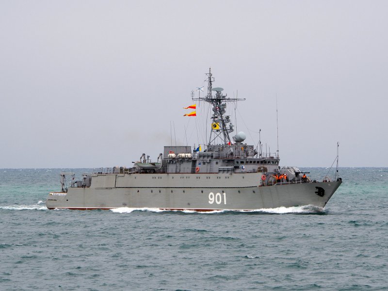 Морской тральщик Железняков Новороссийск