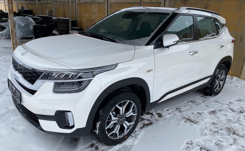 Kia Seltos Luxe комплектация