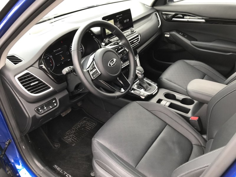 Кия Селтос 1.6 автомат комплектация комфорт