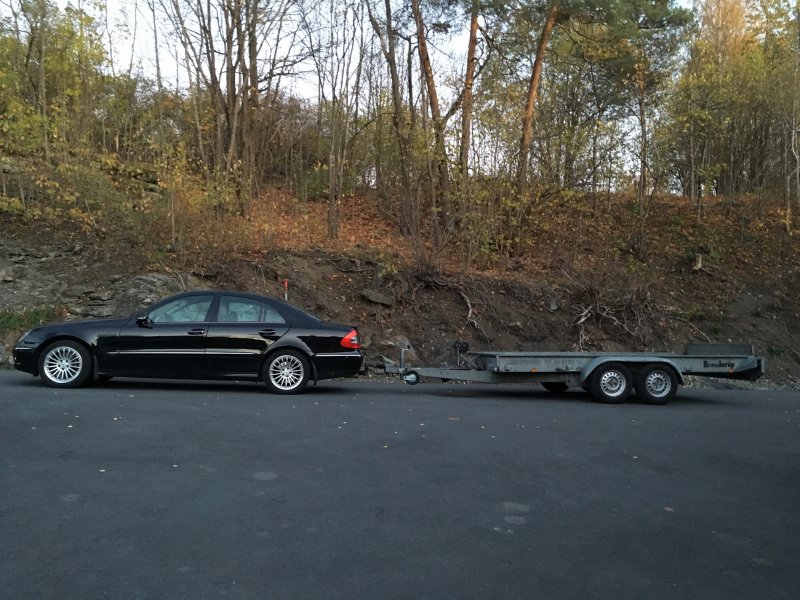 W211 с прицепом