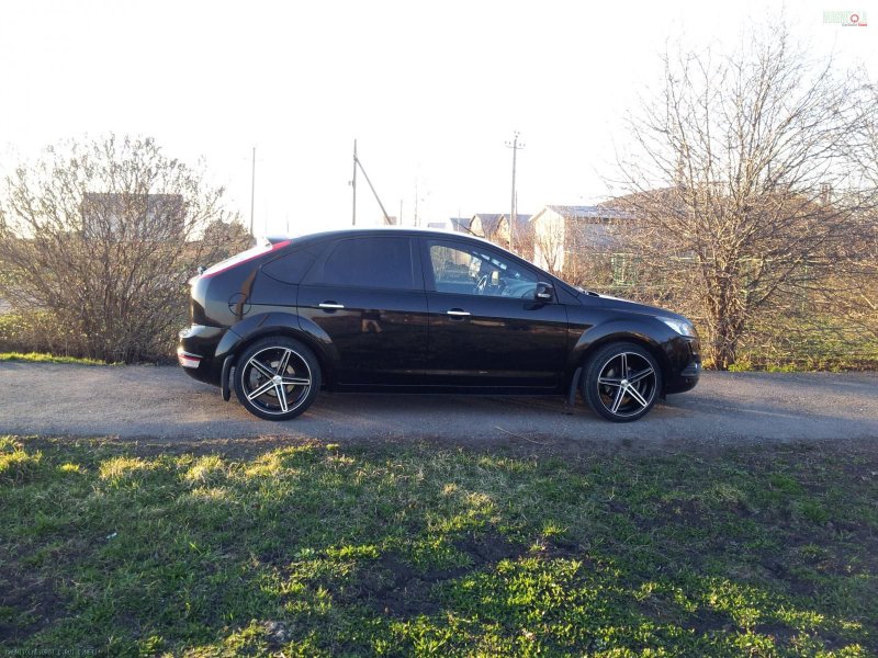 Ford Focus 2 седан r18 Vossen