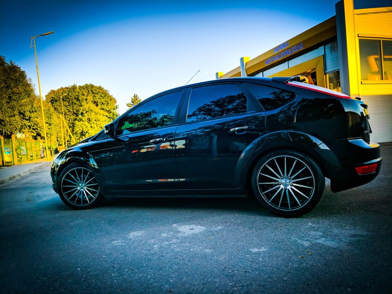 Ford Focus 2 хэтчбек Vossen