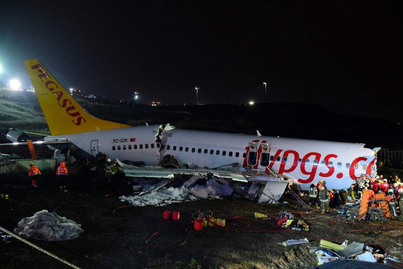 Боинг 737-556