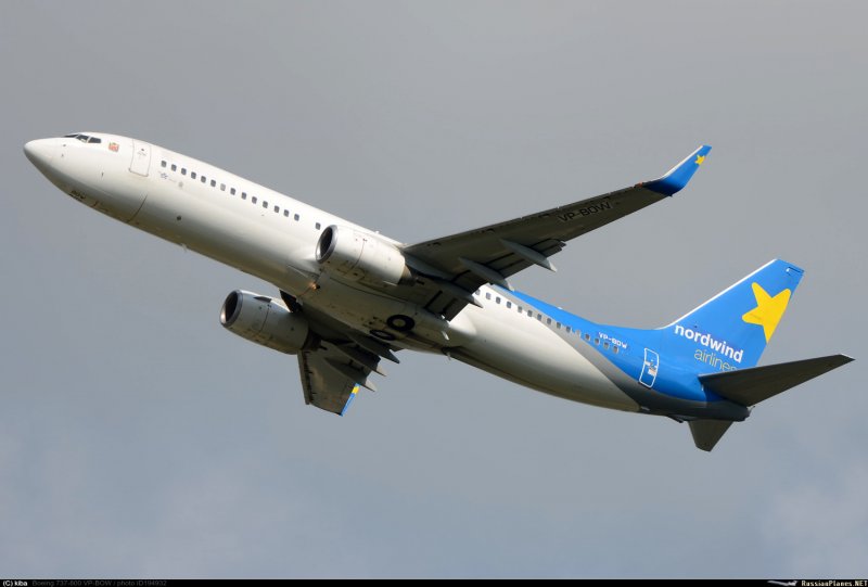 Боинг 737-800 Red Wings