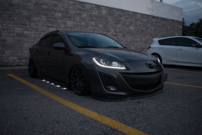 Mazda 3 Black Tuning