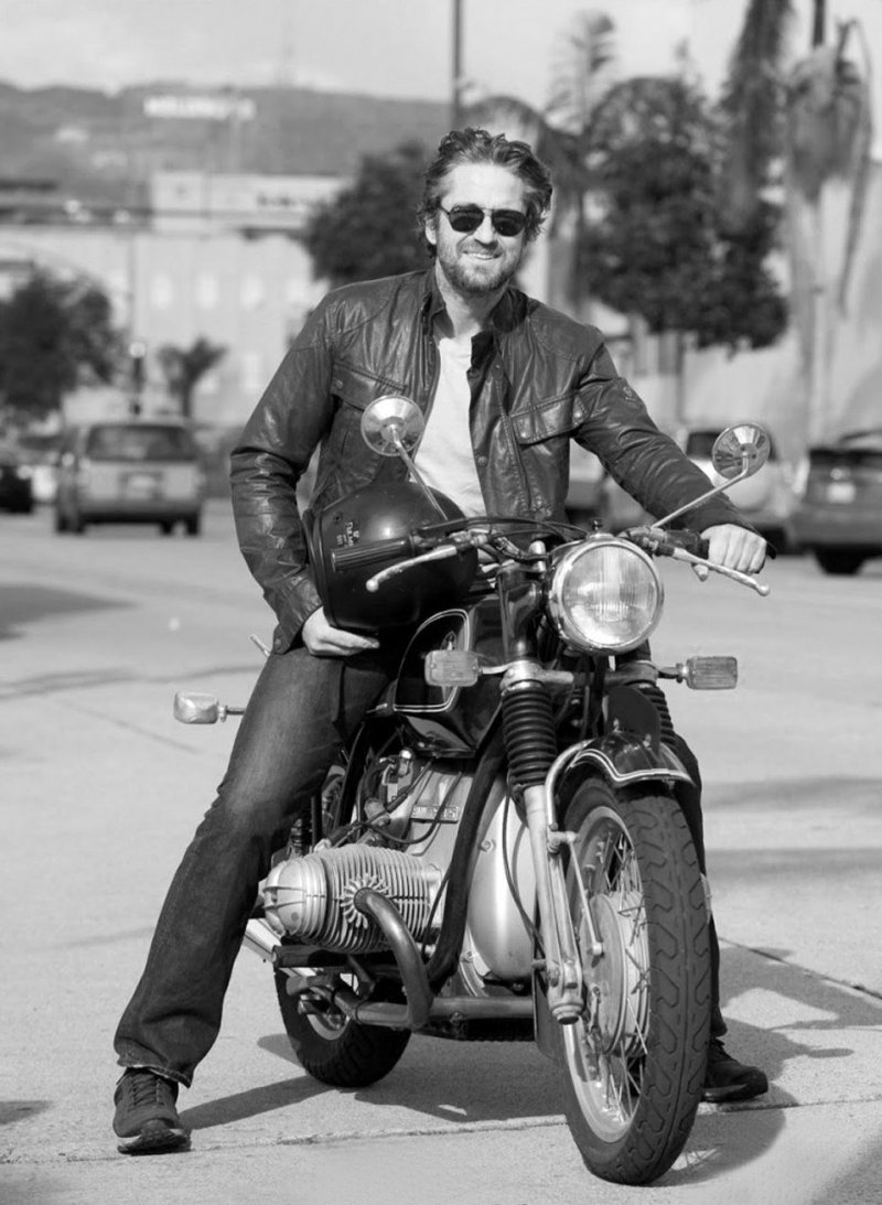 Hugh Jackman на мотоцикле