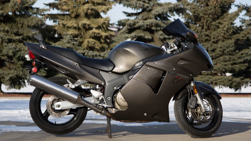 Хонда CBR 1100 Blackbird