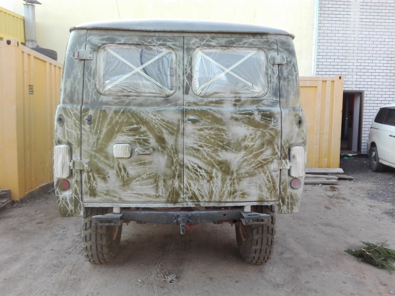 Камуфлированный УАЗ-452