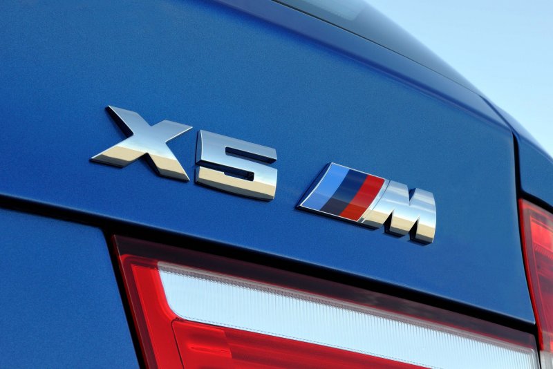 BMW m3 шильдик