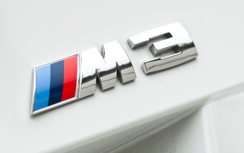БМВ м3 шильдик