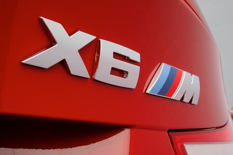 Шильдик BMW x6 m50d