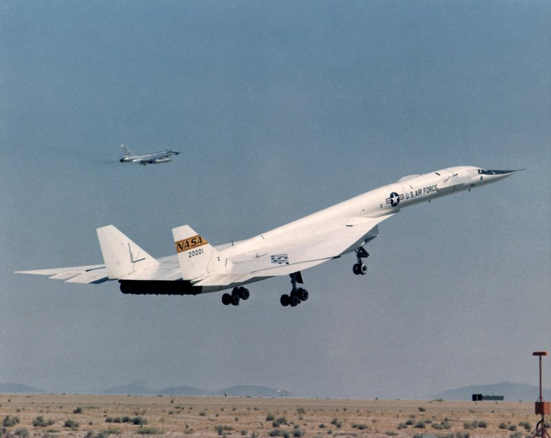 Самолет-демонстратор АН-132d.