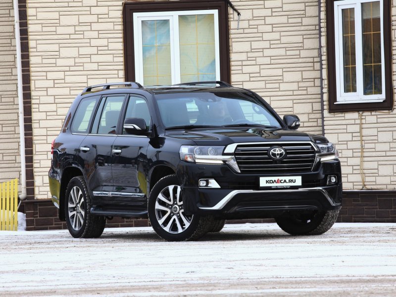 Toyota Land Cruiser 200 VX-R