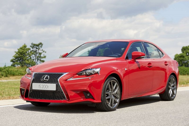 Lexus is 200 красный