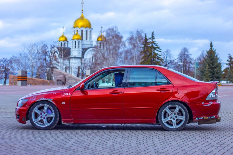 Lexus is 200 ce28