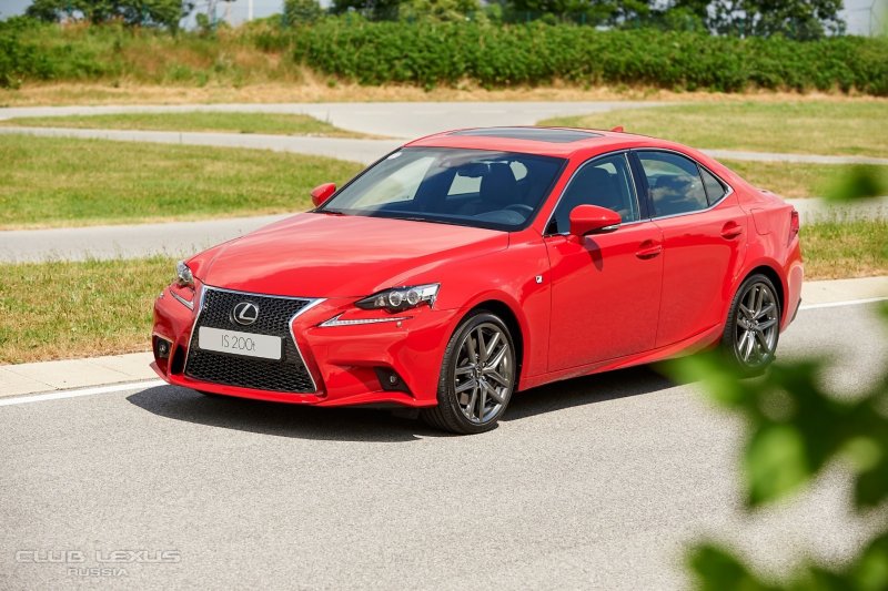 Lexus is 200t t