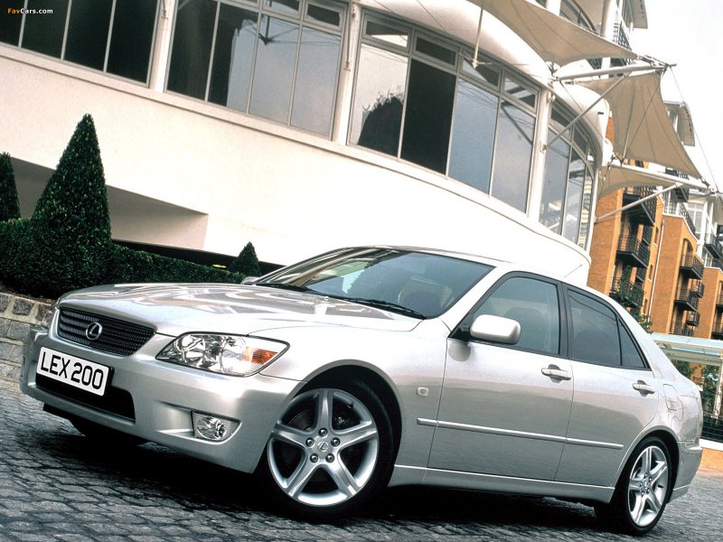 Lexus is 200 2005