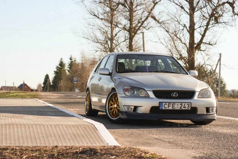 Lexus is200 TRD