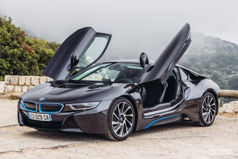 BMW i8 черная