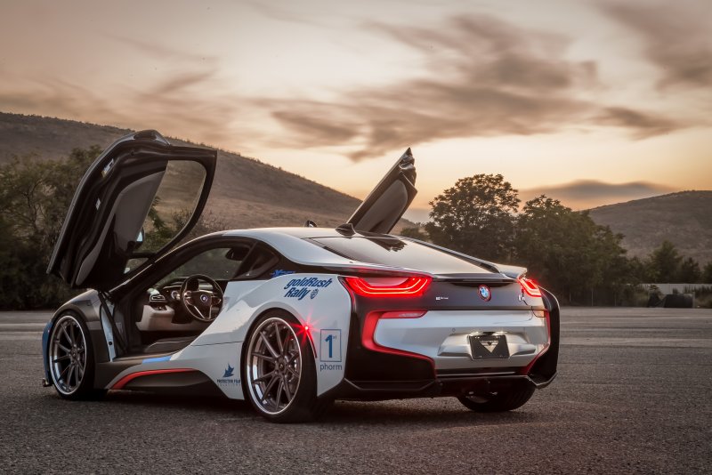 BMW спортивная i8