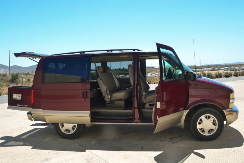 Chevrolet Astro van задние двери
