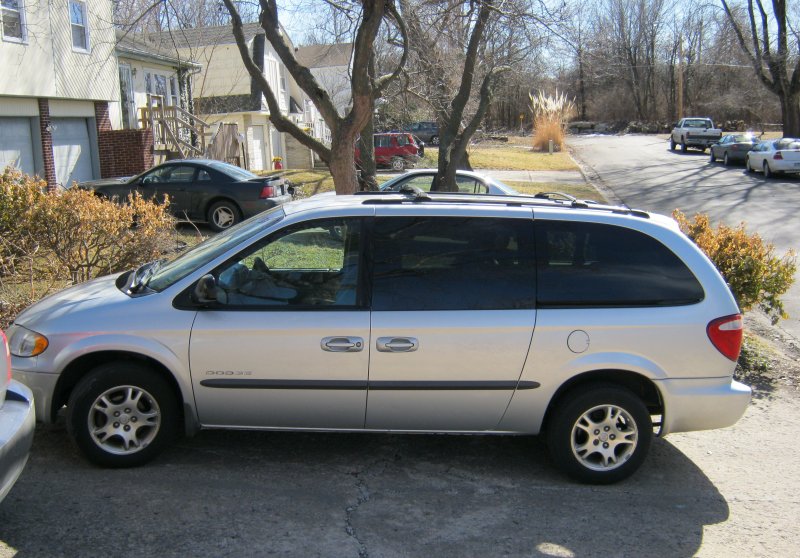 Dodge Caravan 4