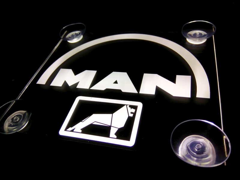 Обои логотип man