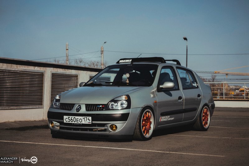 Рено Симбол stance