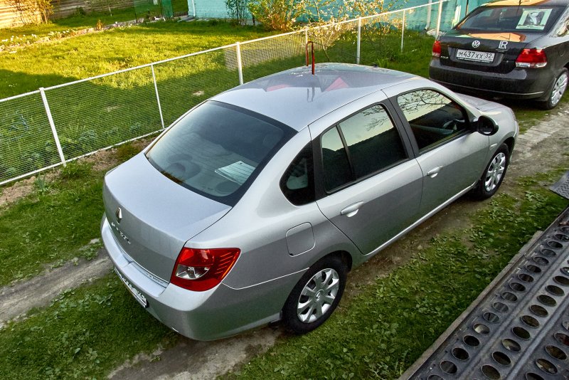 Renault symbol 2007 stance