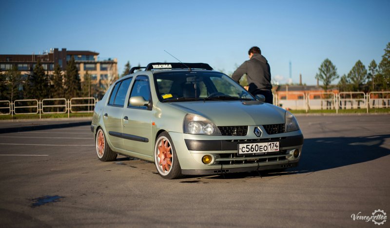 Renault Clio 2 stance