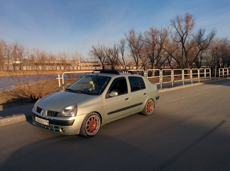 Renault symbol стенс