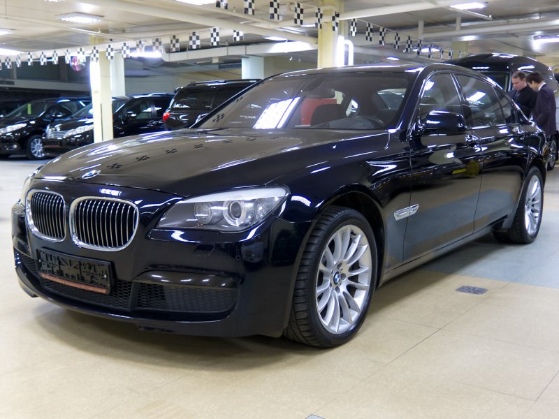 BMW 750 2017