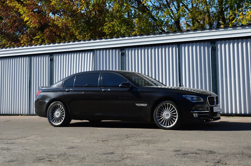 BMW 750 2014