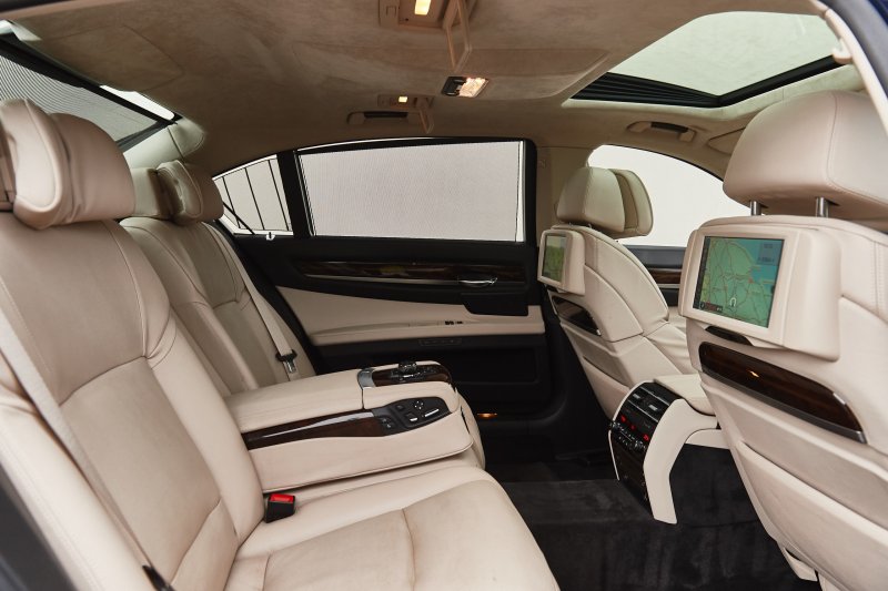БМВ 750 li XDRIVE 2016