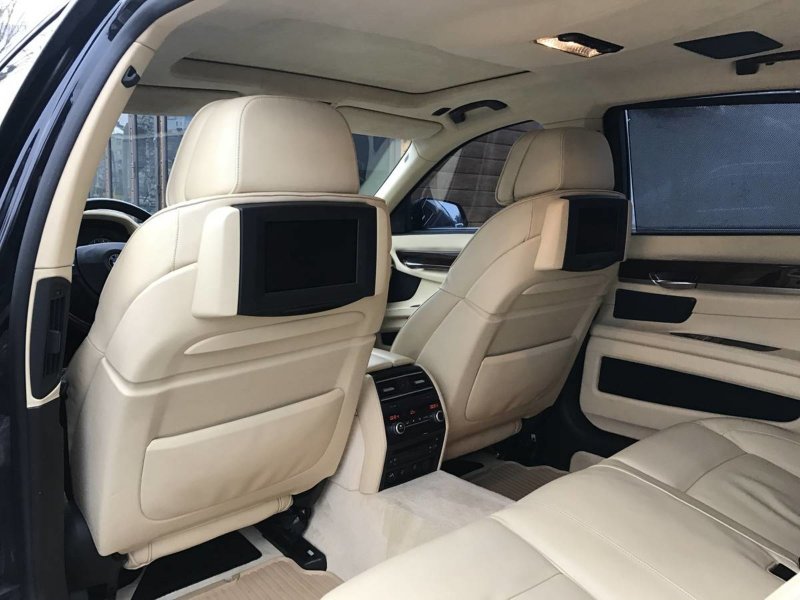 BMW 750 long салон