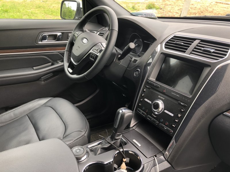 Ford Explorer 2012 салон