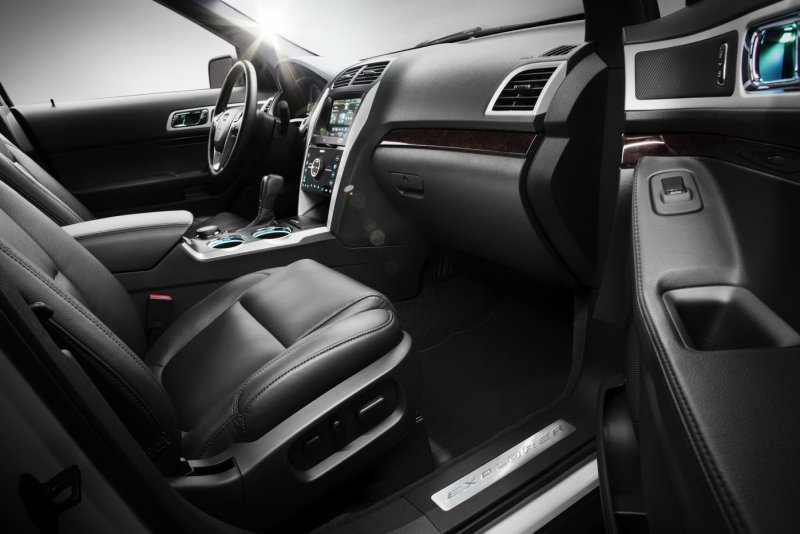 Ford Explorer 2014 салон