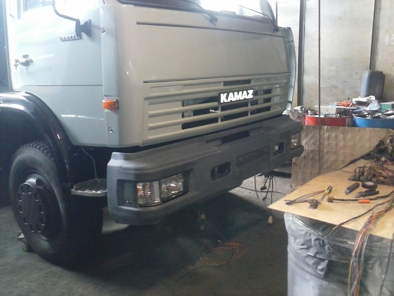 Бампер КАМАЗ 65225